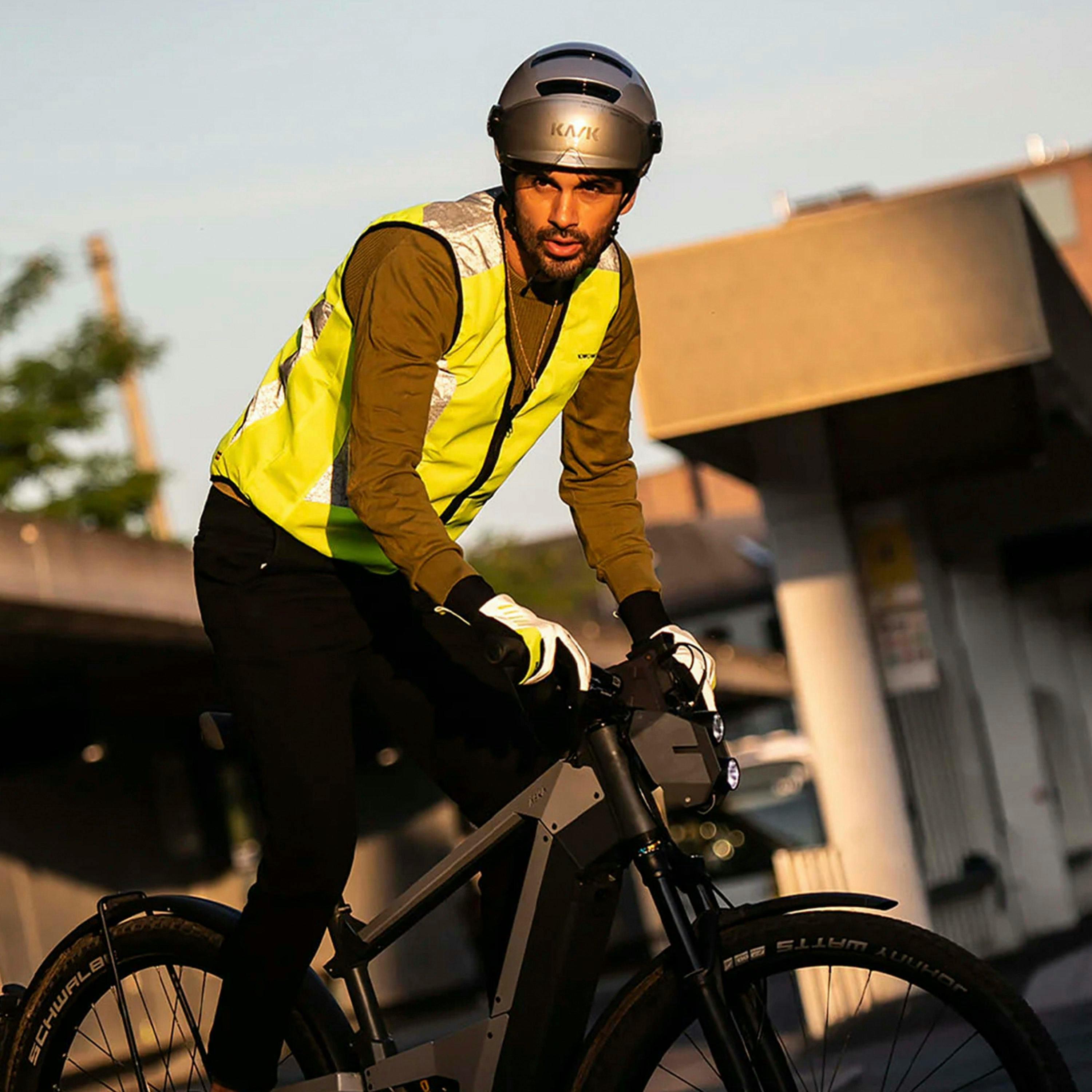 Mens Ladies Yellow Hi Vis Reflective Cycling Vest with USB Rechargeable Pockets , view 3 of 5