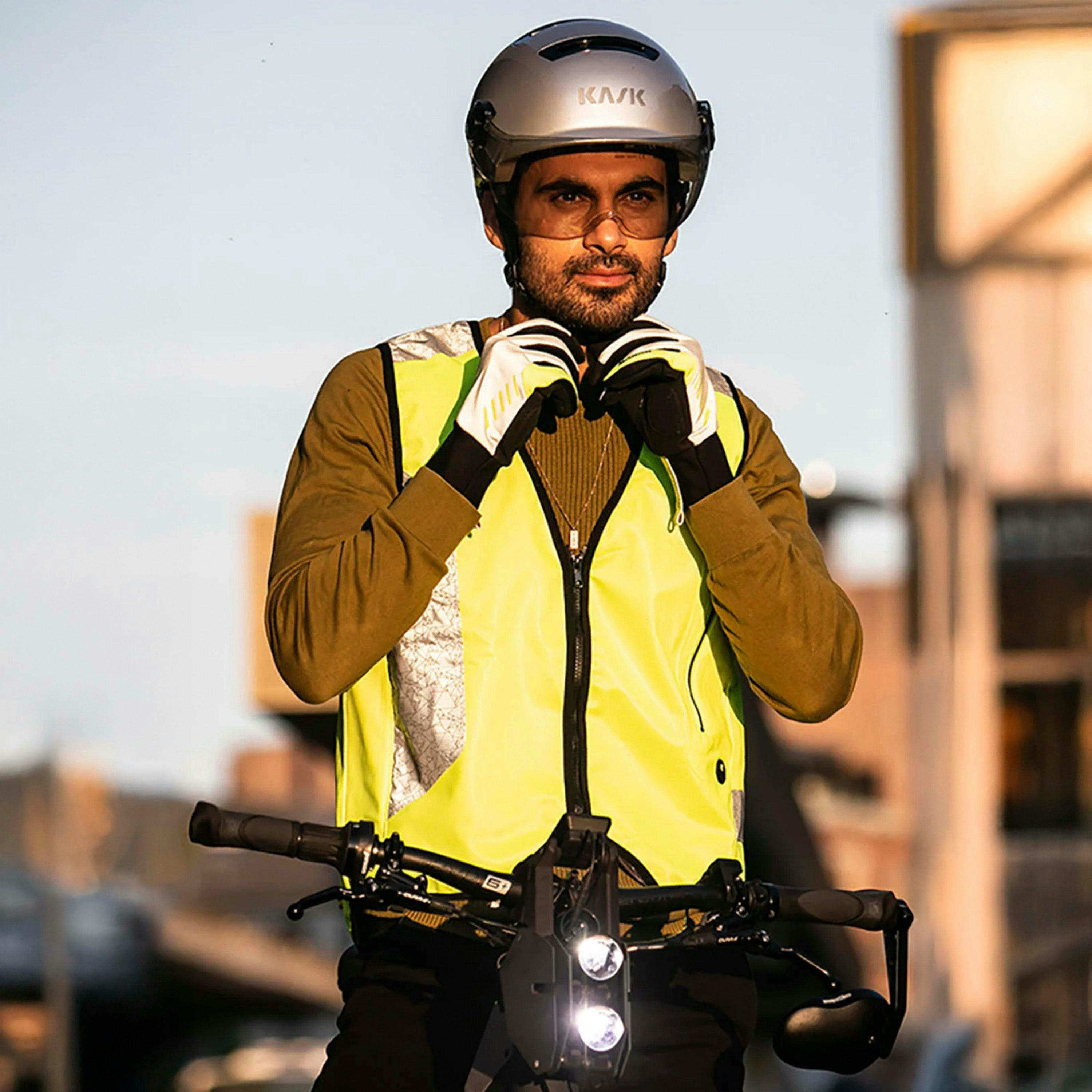 Mens Ladies Yellow Hi Vis Reflective Cycling Vest with USB Rechargeable Pockets , view 5 of 5