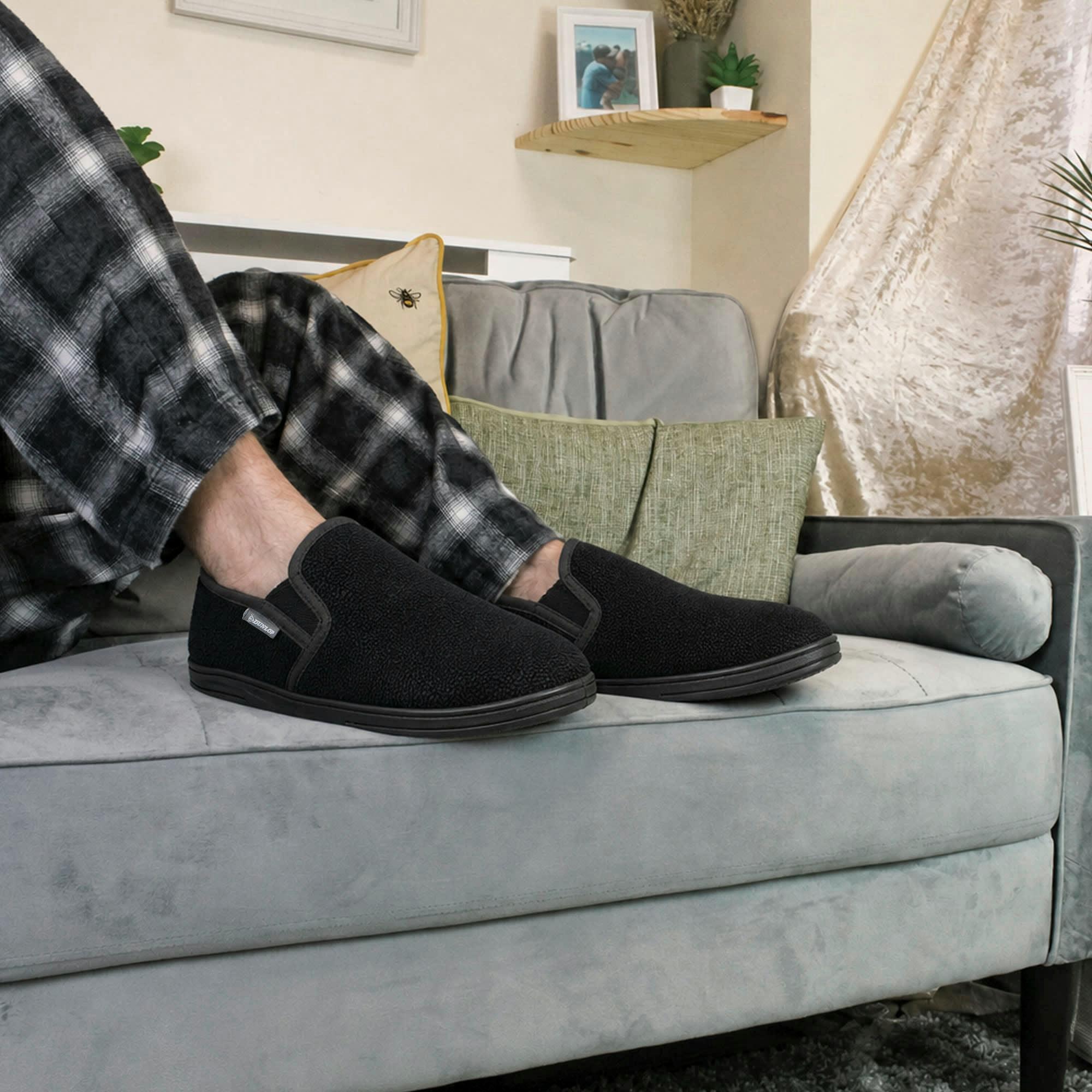 Mens Textured Full Slippers Black Closed Back Cushioned UK 6-13 , view 5 of 5