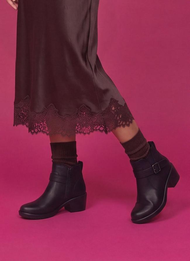 Kynnzie Rise in Black Leather