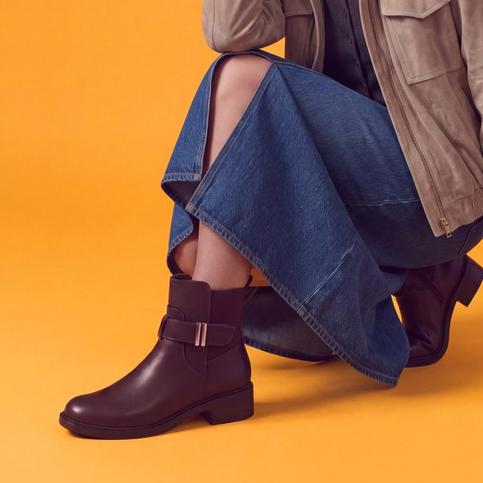 Chaussure Maye Beth pour femme en cuir noir avec caractéristiques de confort. Confort intégré, sans compromis. Magasinez maintenant. 