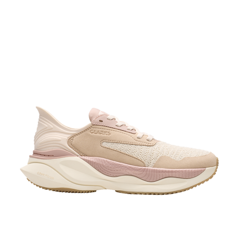 Beige Clarks Pace Rise sneaker