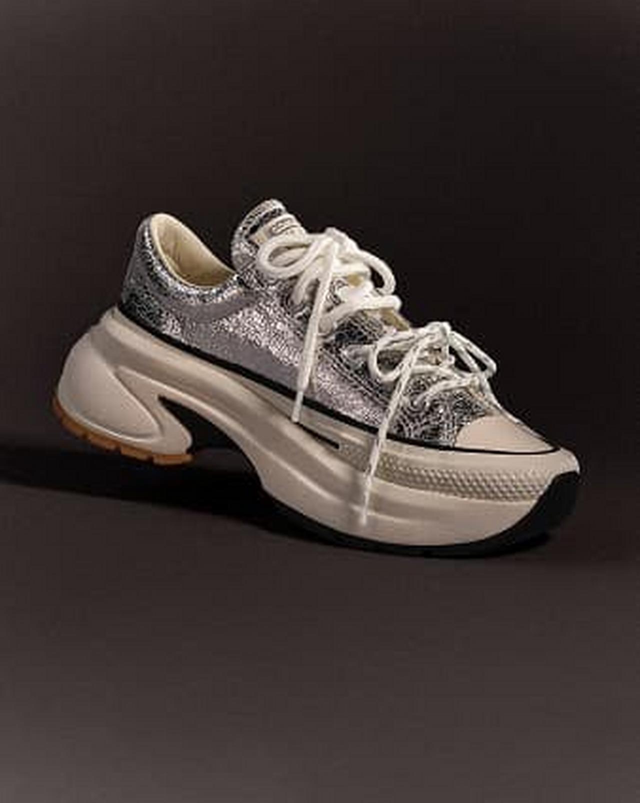 M_Converse_08-25-26_GBL_Run-Star-Crush_Nav-nf