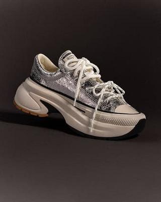 M_Converse_08-25-26_GBL_Run-Star-Crush_Nav-nf