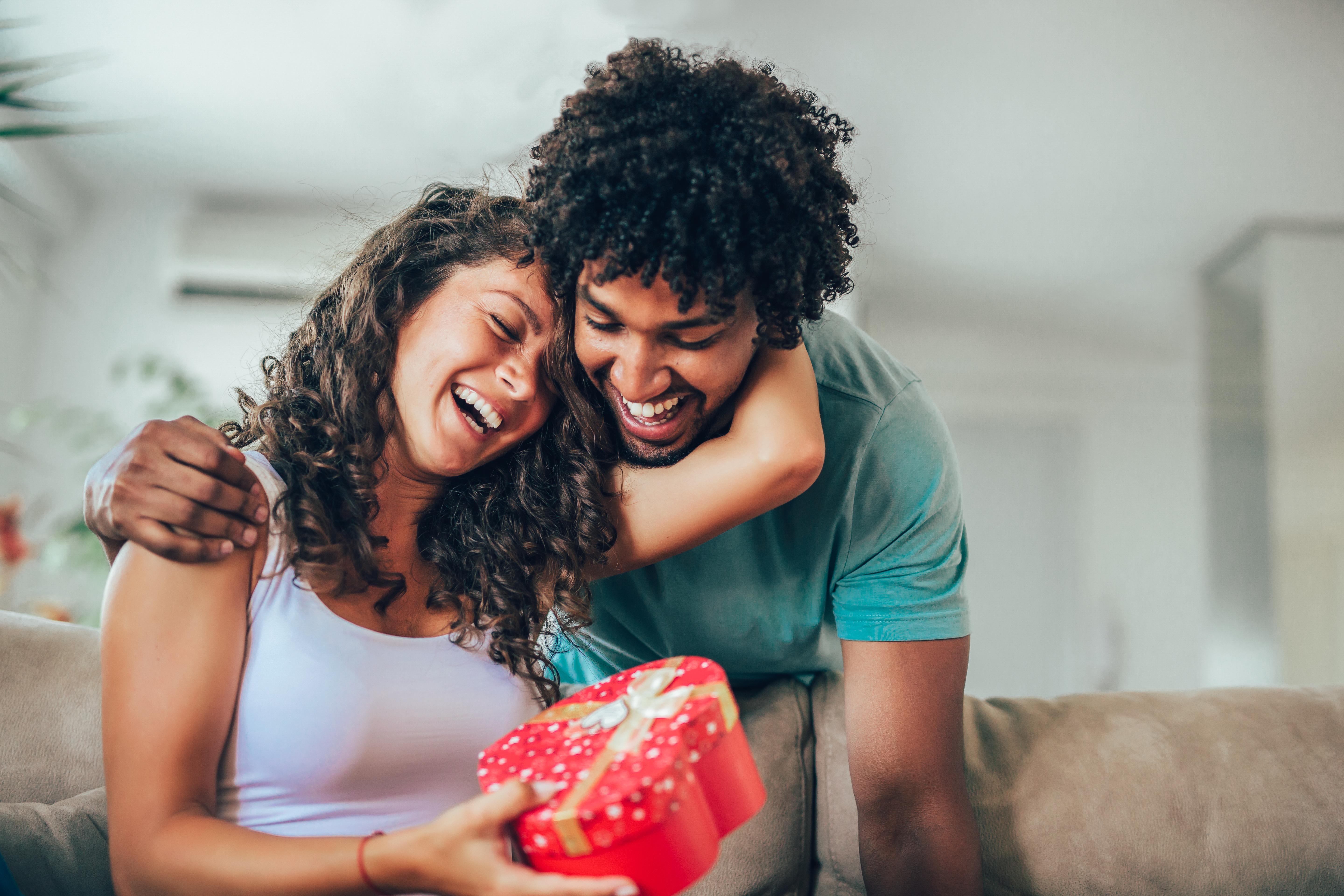 Top tech gifts for Valentine’s Day Currys