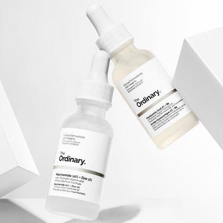 Bottles of Hyaluronic 2% + B5 and Niacinamide 10% + Zinc 1%.