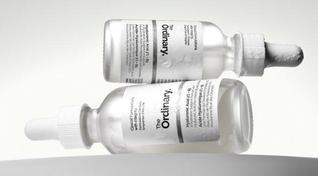 Hyaluronic 2% + B5 and Niacinamide 10% + Zinc 1%.