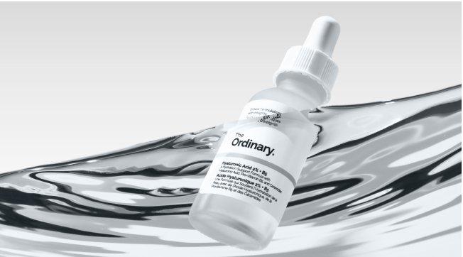 Hyaluronic Acid 2% + B5 floating in a liquid