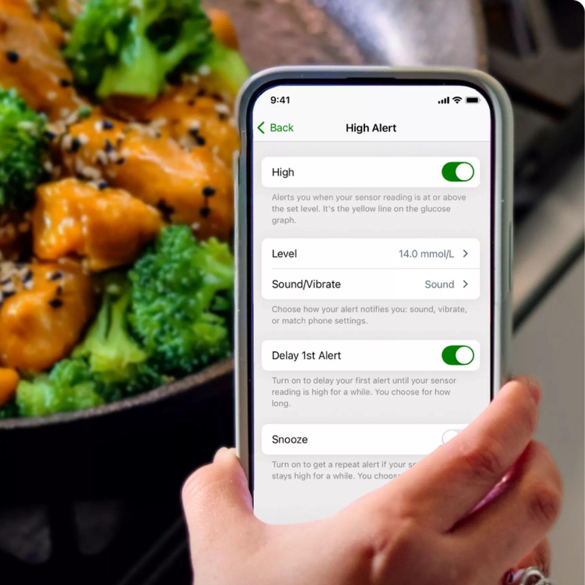 Pametni telefon, ki prikazuje informacije o napravi G7