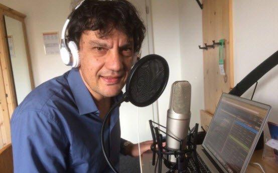 Peter Walt recording a podcast