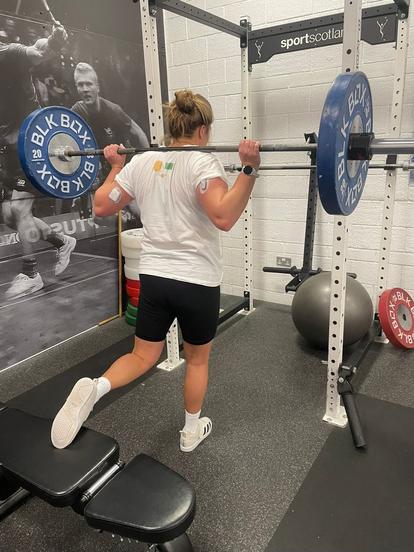 Dexcom Warrior Hannah lifting weights