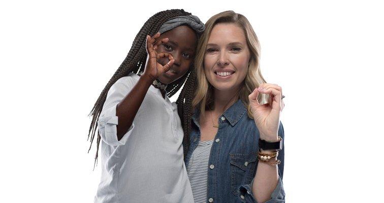 Dexcom warriors Zola and Keary showing zero fingersticks