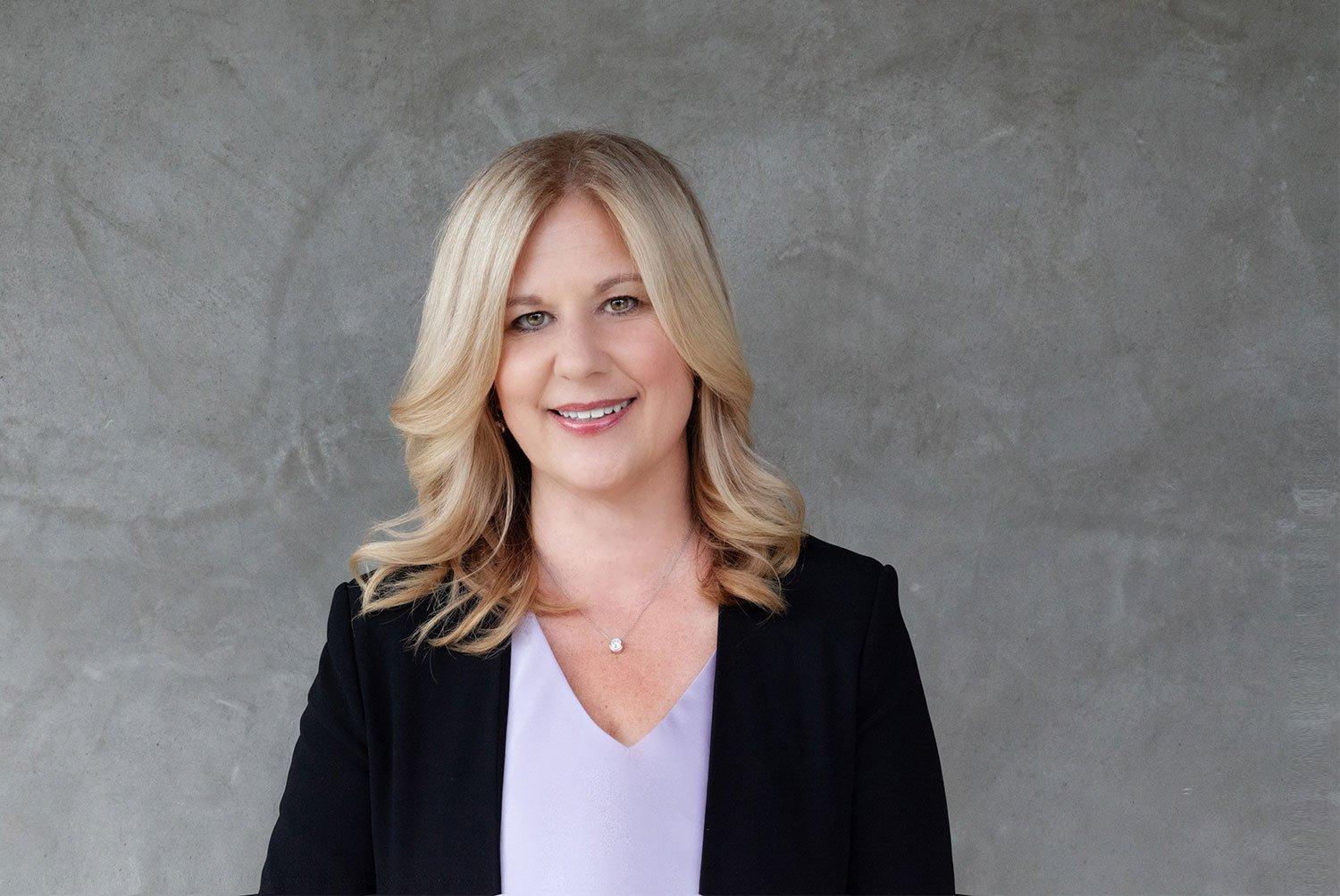 Stacey Stewart headshot