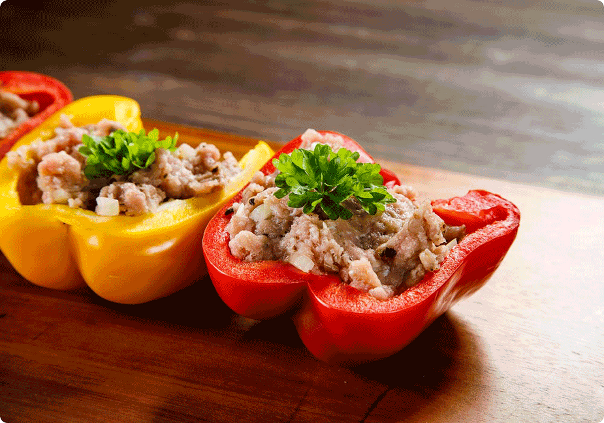 Stuffed tuna peppers & mixed green salad