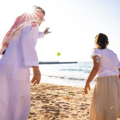 فتاة ترتدي نظام Dexcom G6 CGM