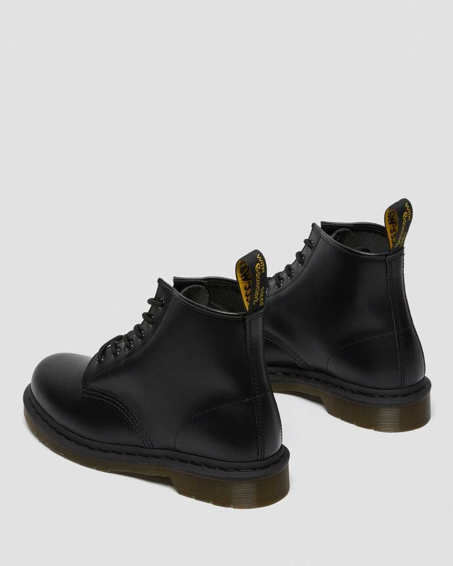 https://i1.adis.ws/i/drmartens/10064001.88.jpg?$large$BOOTS BASSES 101 MONO EN CUIR SMOOTH À LACETS Dr. Martens