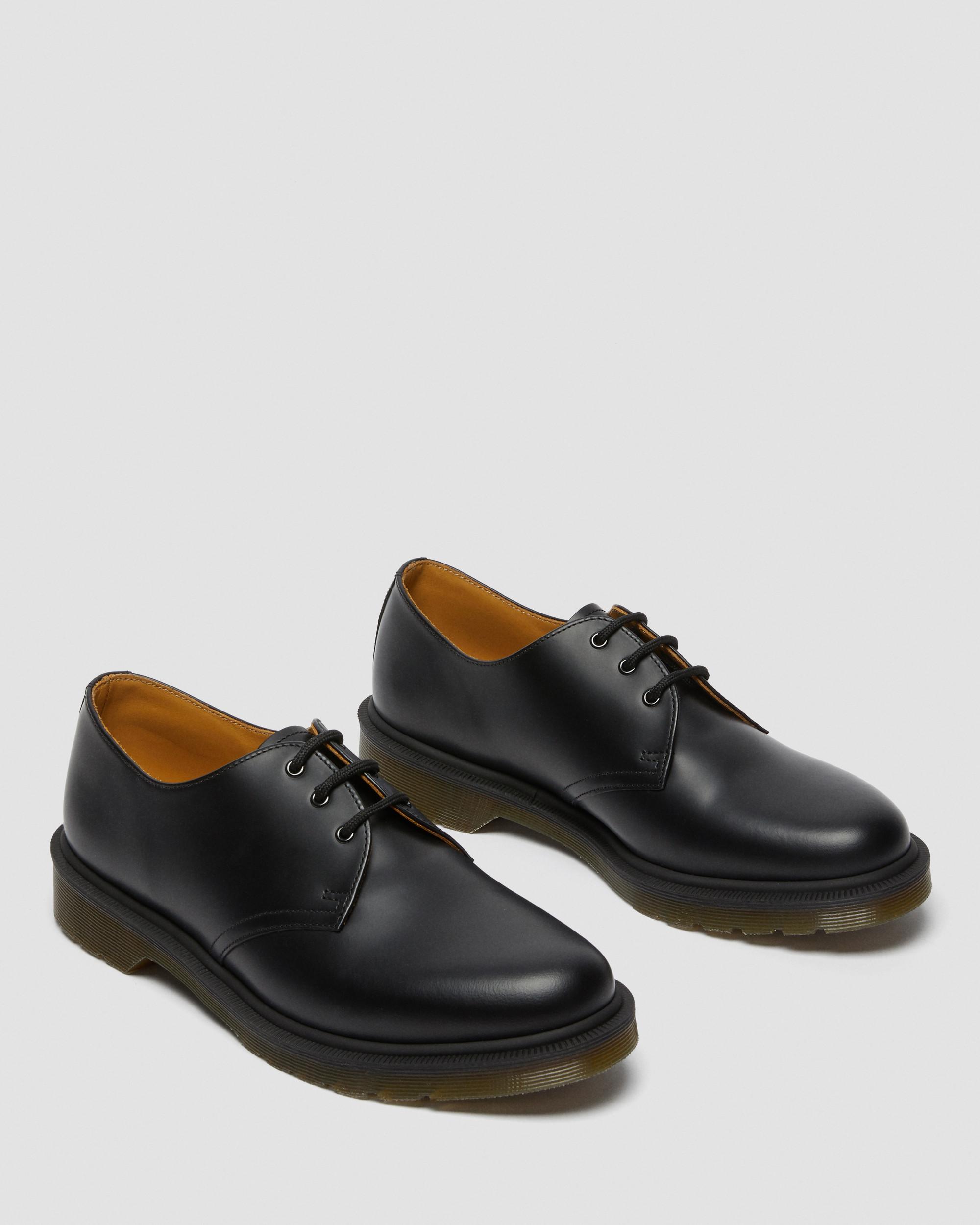 1461 Narrow Plain Welt Smooth Leather Oxford Shoes in Black | Dr. Martens
