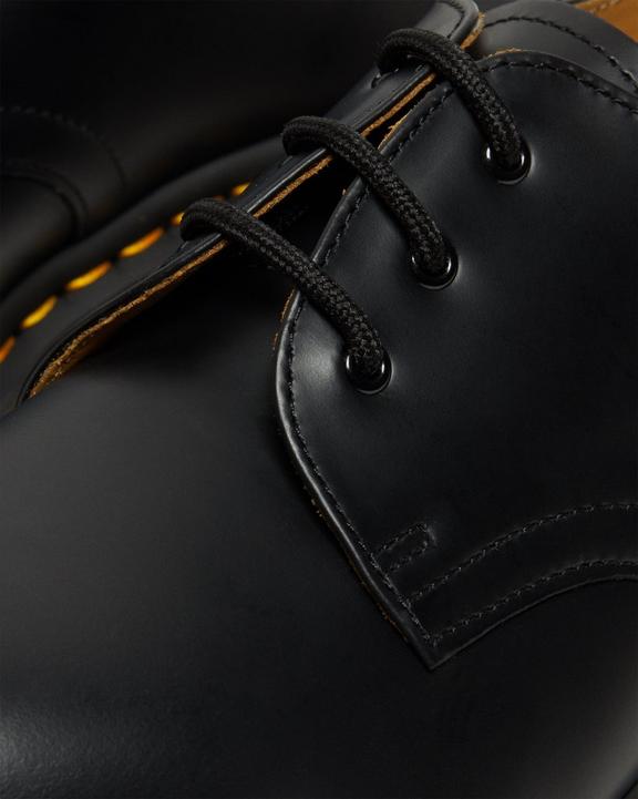 1925 Leather Oxford Shoes in Black | Dr. Martens 1925 Leather Oxford Shoes in Black | Dr. Martens