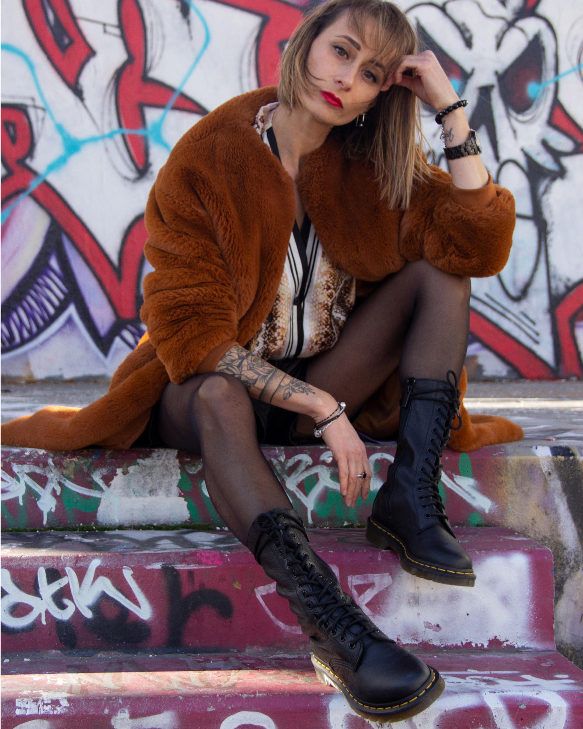 1B99 Virginia Leather Mid Calf Boots in Black