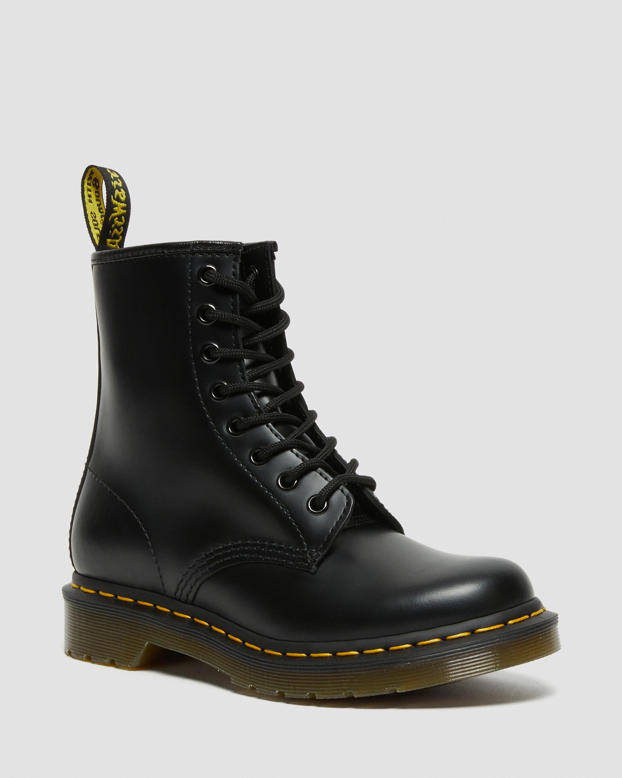 1460 Women's Smooth Leather Lace Up Boots, Black | Dr. Martens