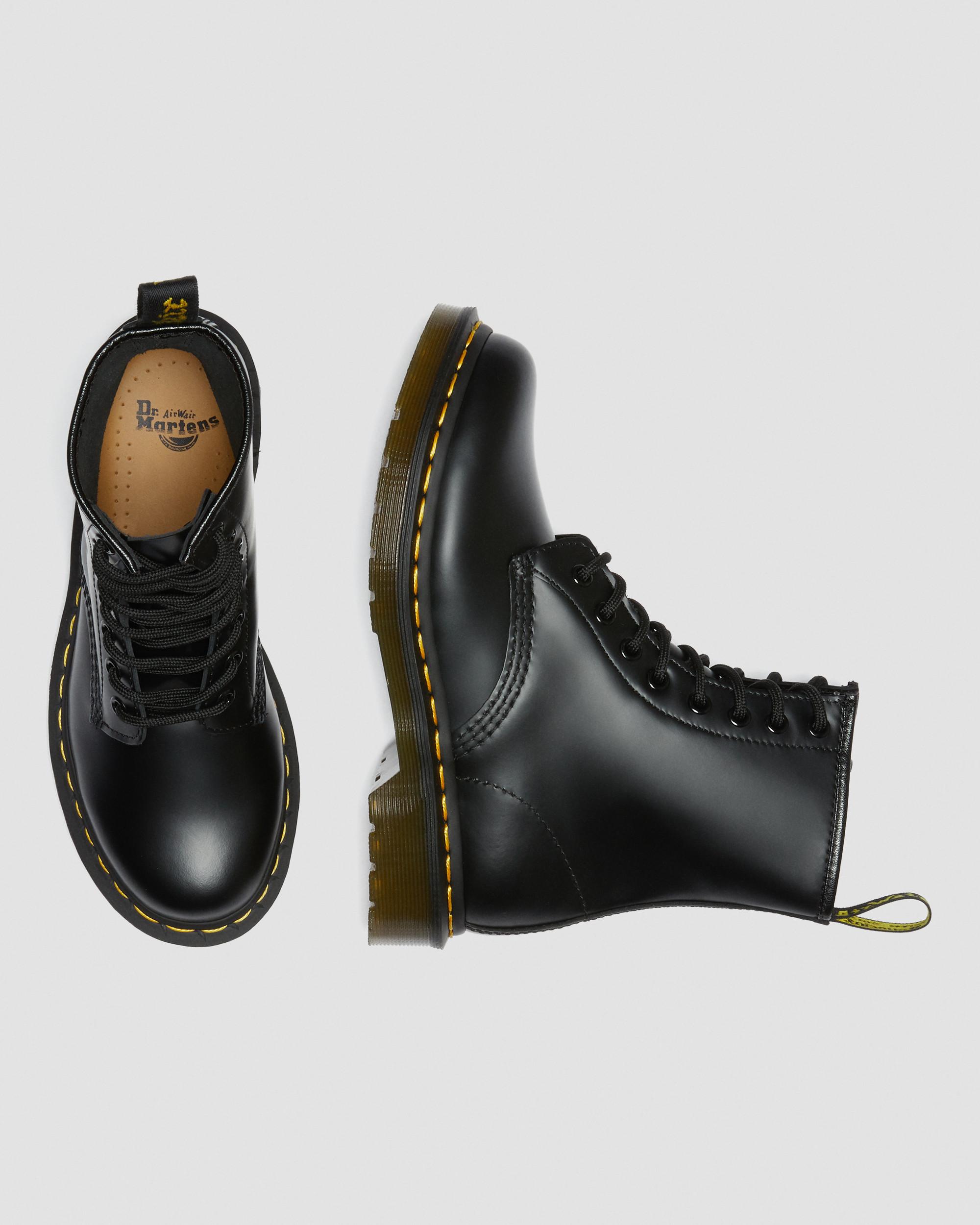 1460 Women's Smooth Leather Lace Up Boots, Black | Dr. Martens