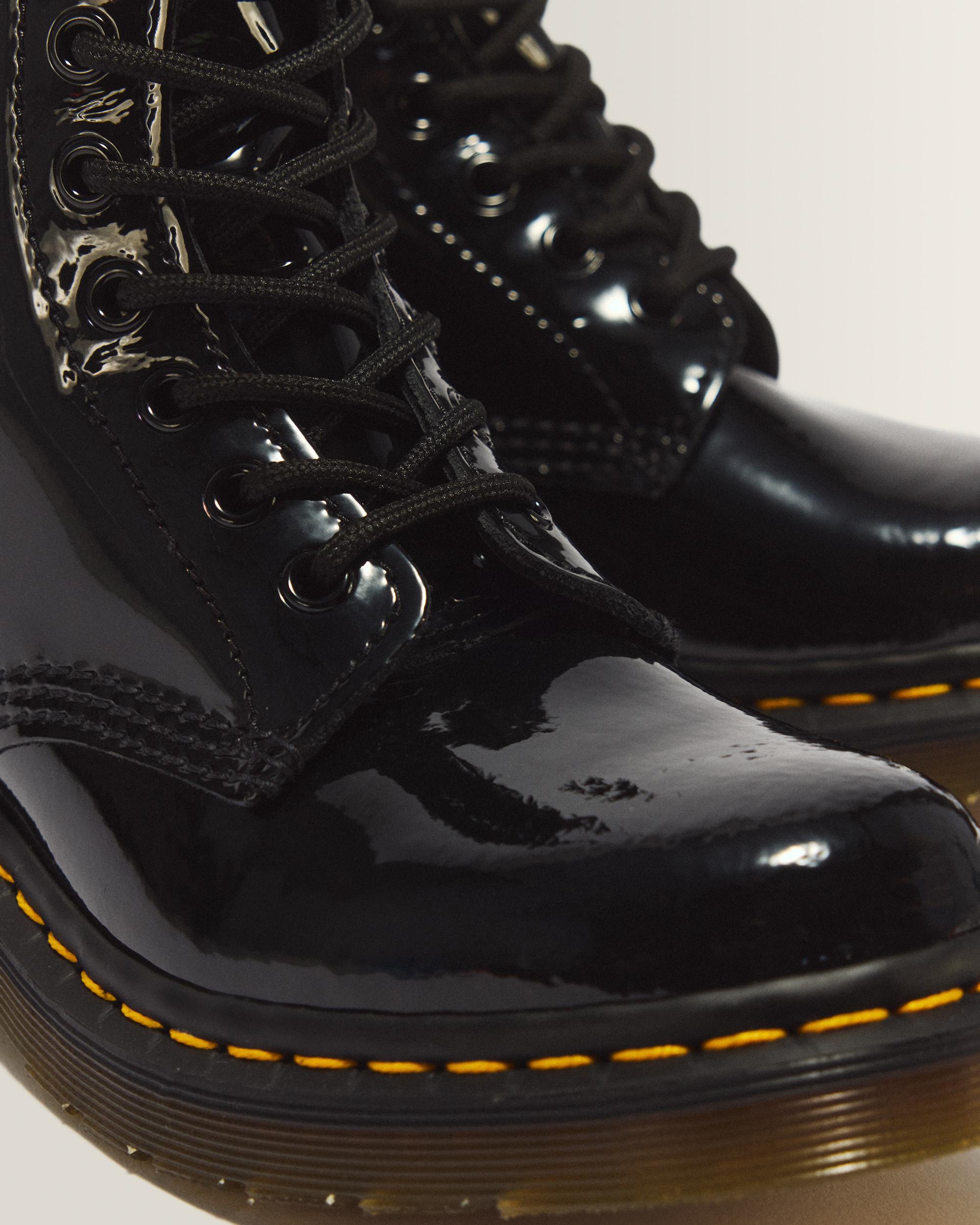 1460 Women's Smooth Leather Lace Up Boots | Dr. Martens ReWair