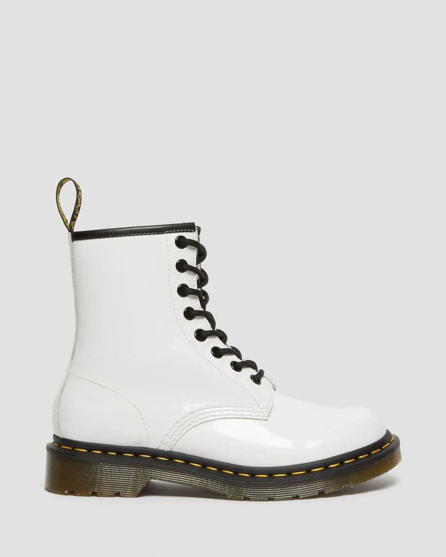 https://i1.adis.ws/i/drmartens/11821104.87.jpg?$large$1460 Women's Patent Leather Lace Up Boots | Dr Martens