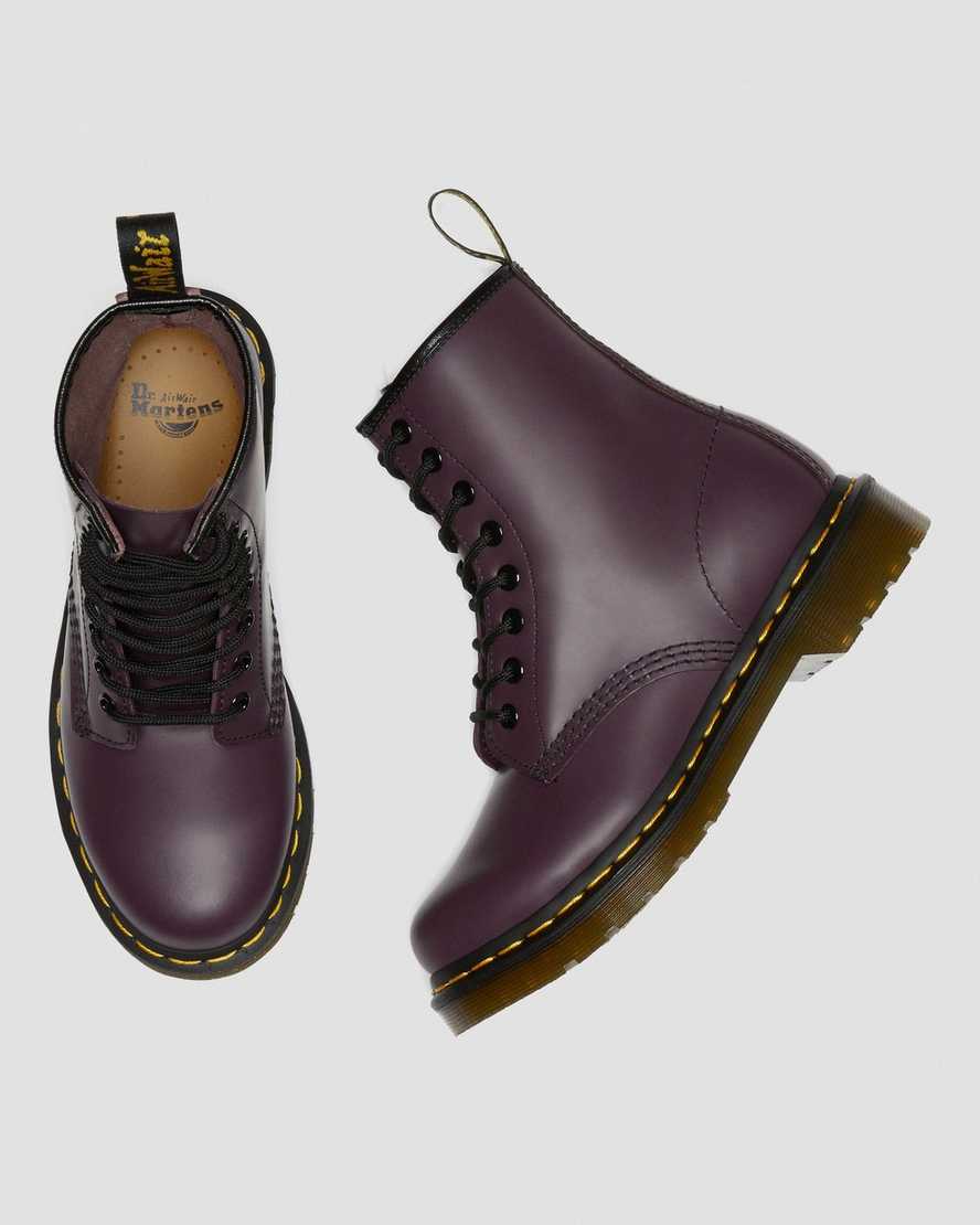 https://i1.adis.ws/i/drmartens/11821500.88.jpg?$large$1460 WOMEN'S LEATHER ANKLE BOOTS Dr. Martens