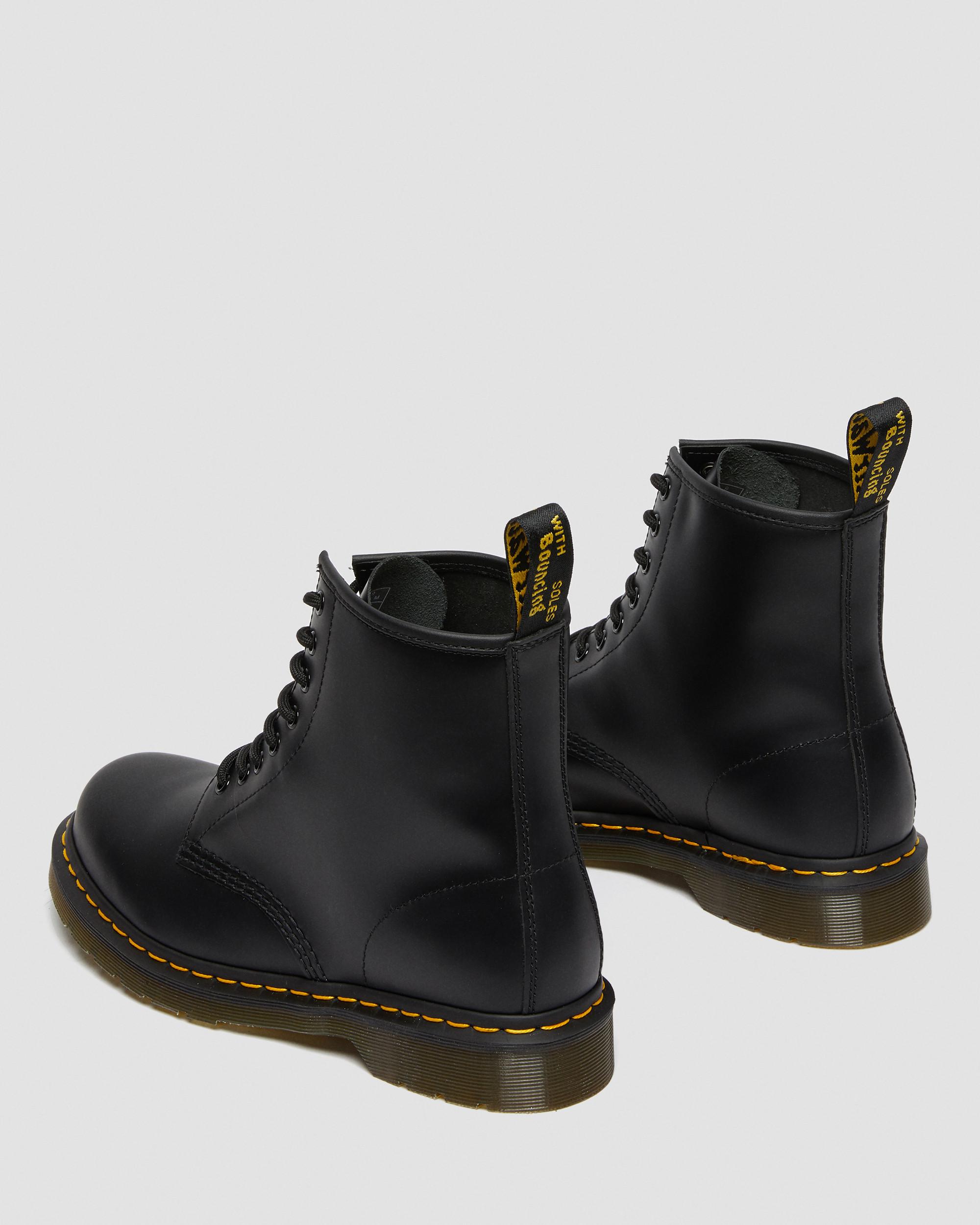 1460 Smooth Leather Lace Up Boots in Black Dr. Martens