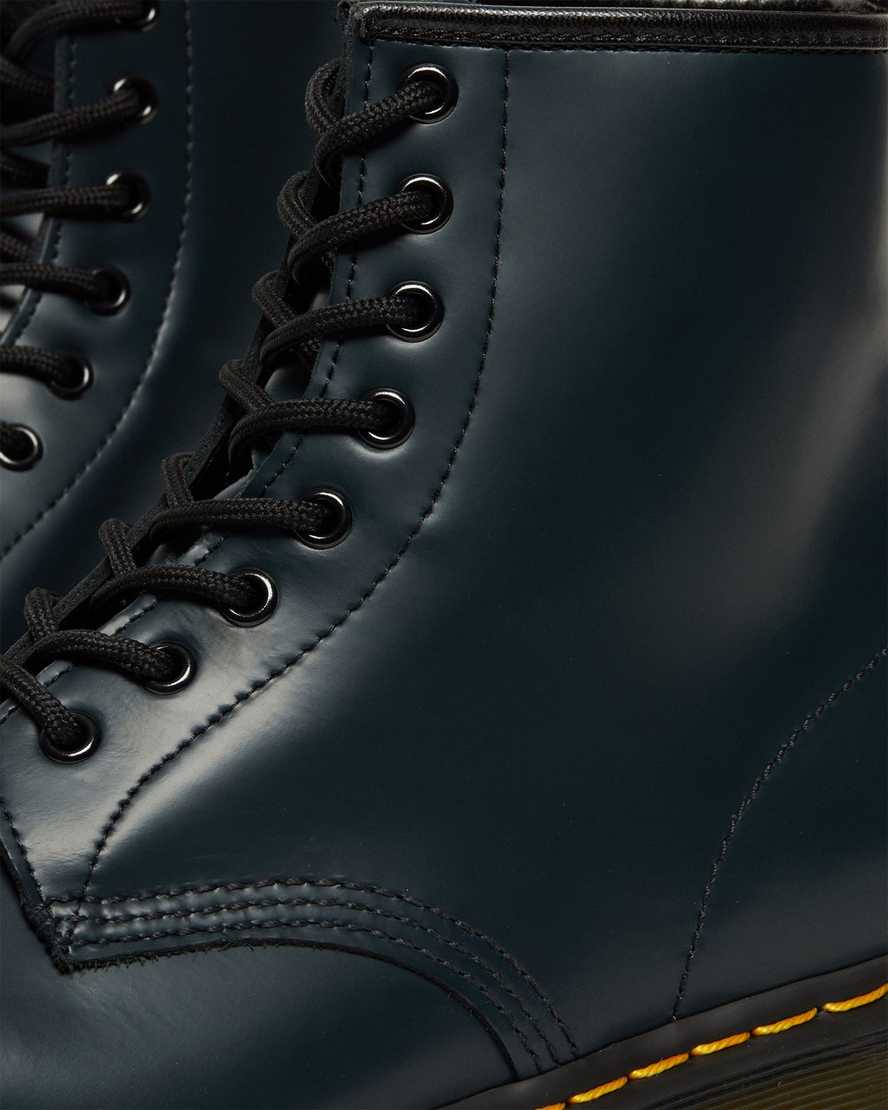 https://i1.adis.ws/i/drmartens/11822411.87.jpg?$large$1460 Smooth Leather Lace Up Boots | Dr Martens