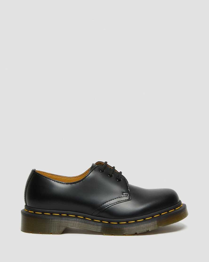 https://i1.adis.ws/i/drmartens/11837002.89.jpg?$large$1461 Smooth Leather Oxford Shoes Dr. Martens