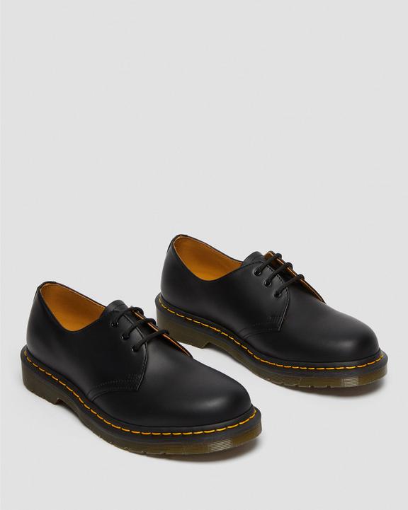 1461 Smooth Leather Oxford Shoes in Black | Dr. Martens