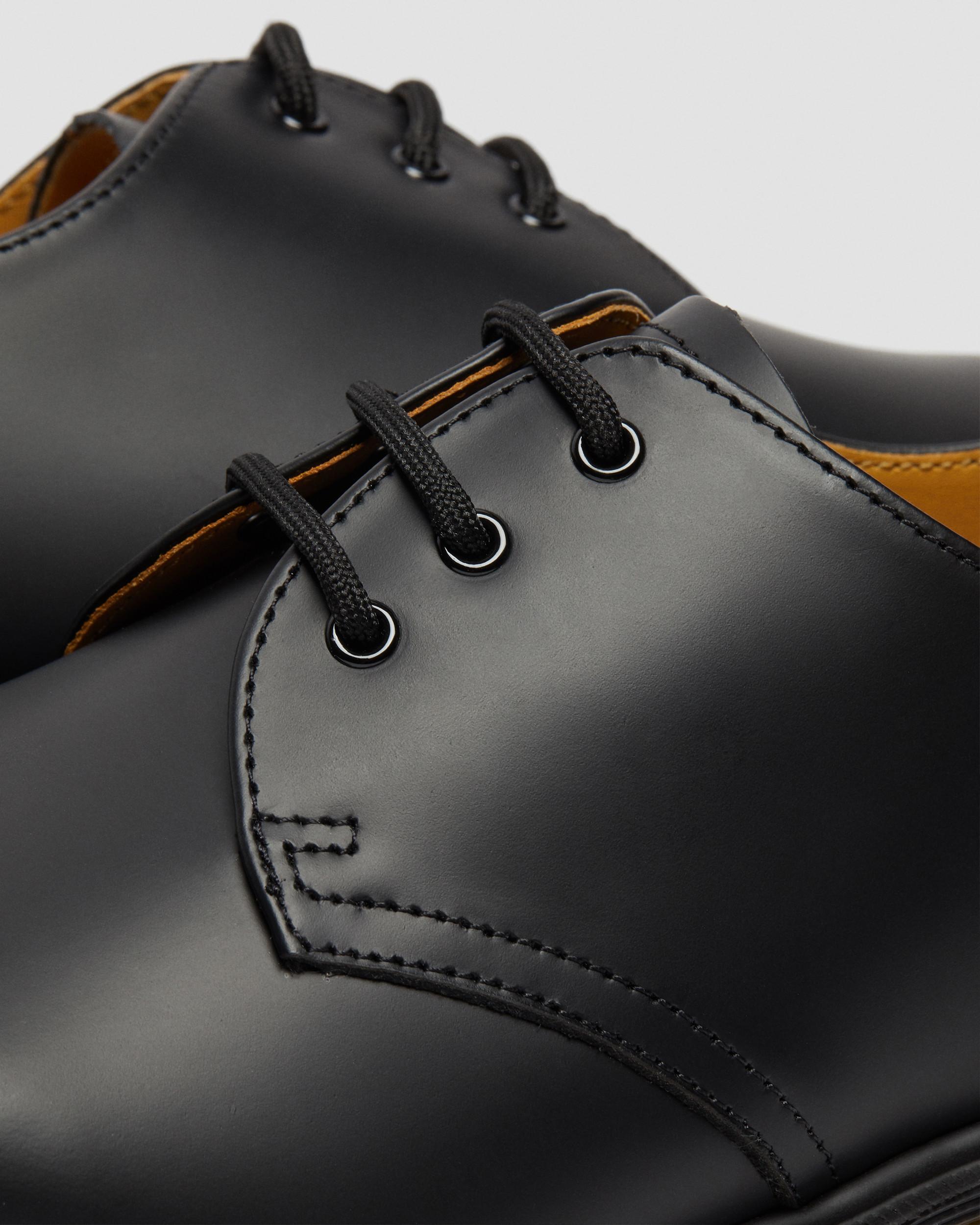 1461 Plain Welt Smooth Leather Oxford Shoes in Black | Dr. Martens