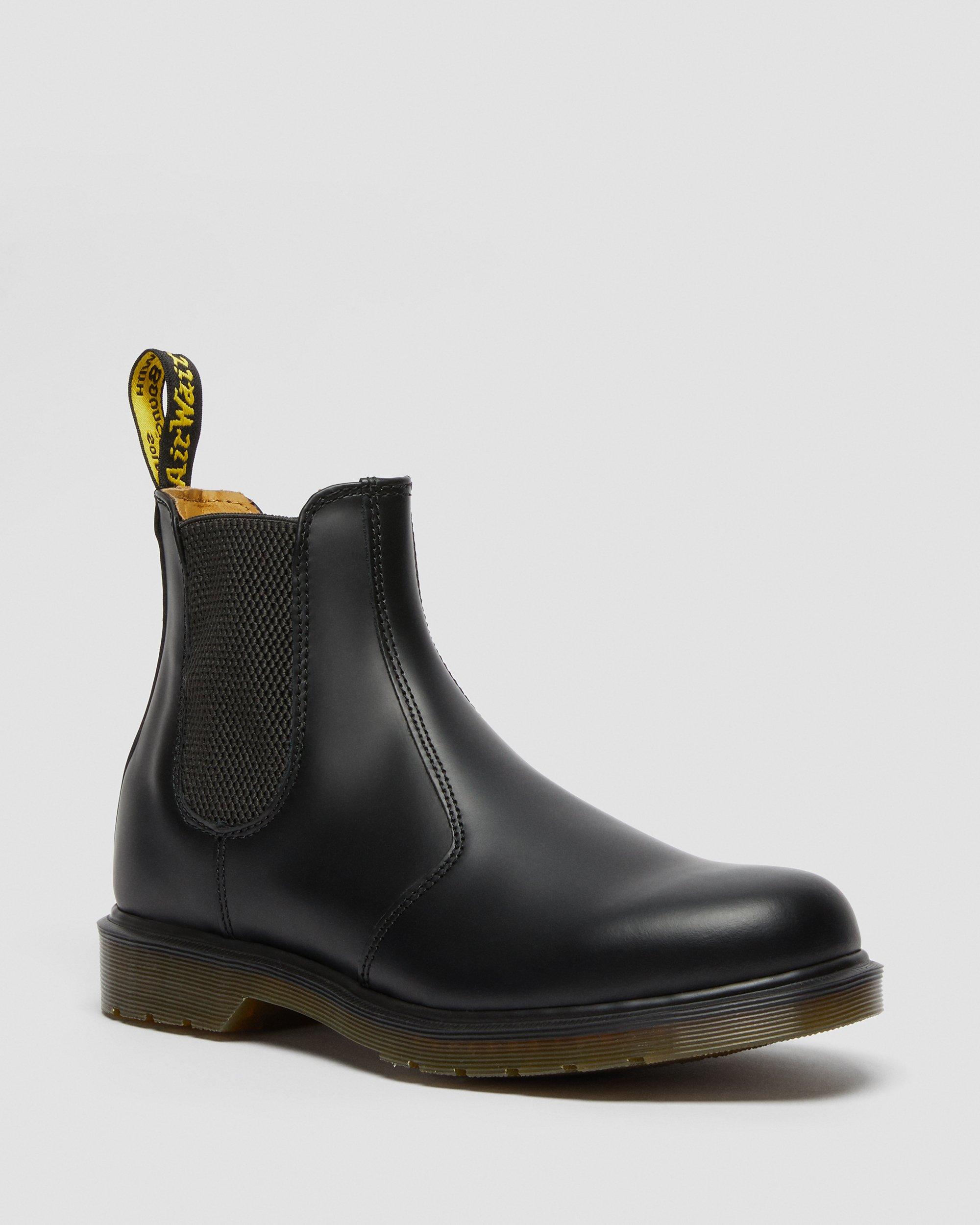 2976 Smooth Leather Chelsea Boots in Black, Dr. Martens