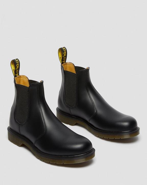 2976 BLACK2976 SMOOTH CHELSEA BOOTS Dr. Martens