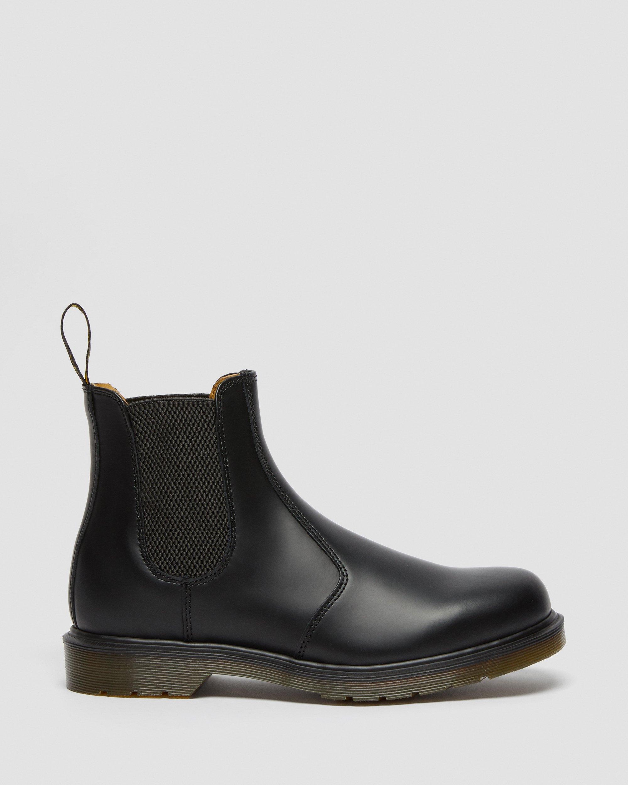 Boots Leather 2976 in Dr. Black | Smooth Chelsea Martens
