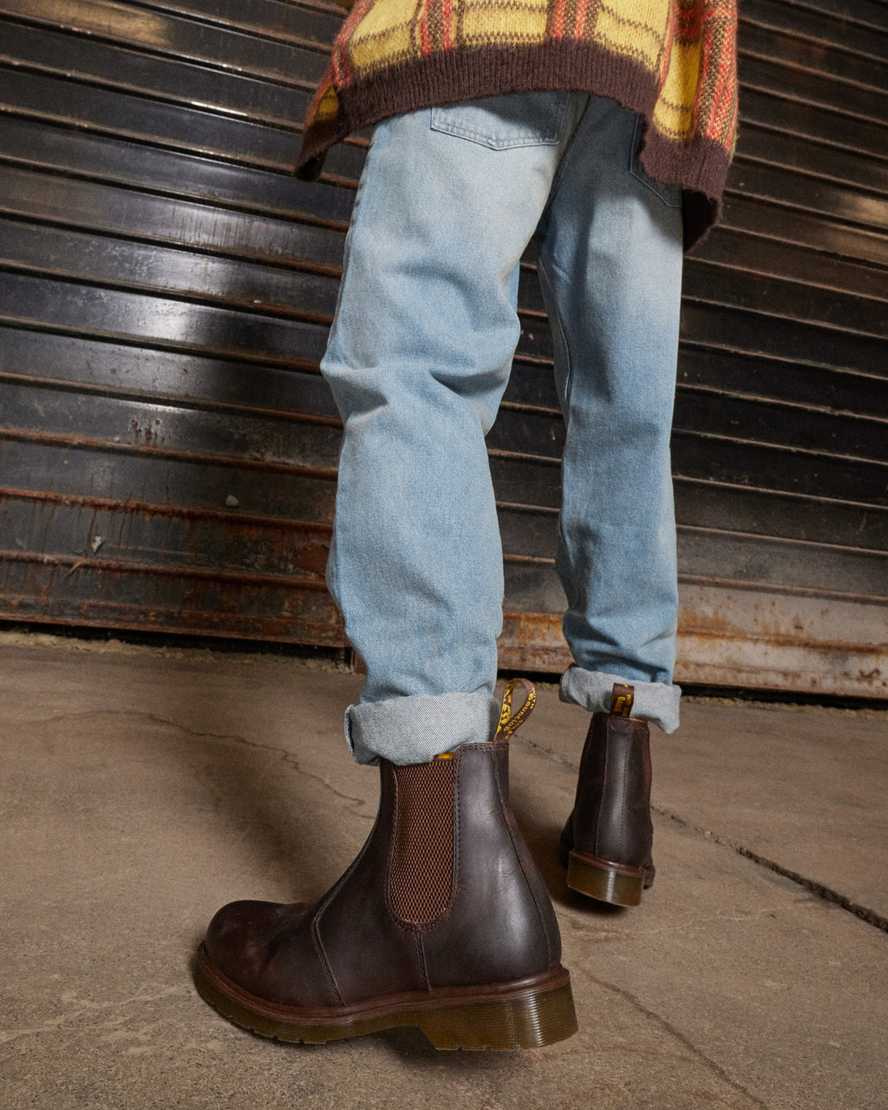 https://i1.adis.ws/i/drmartens/11853201.90.jpg?$large$2976 Crazy Horse Leather Chelsea Boots | Dr Martens