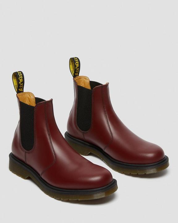 https://i1.adis.ws/i/drmartens/11853600.88.jpg?$large$2976 Smooth Leather Chelsea Boots Dr. Martens