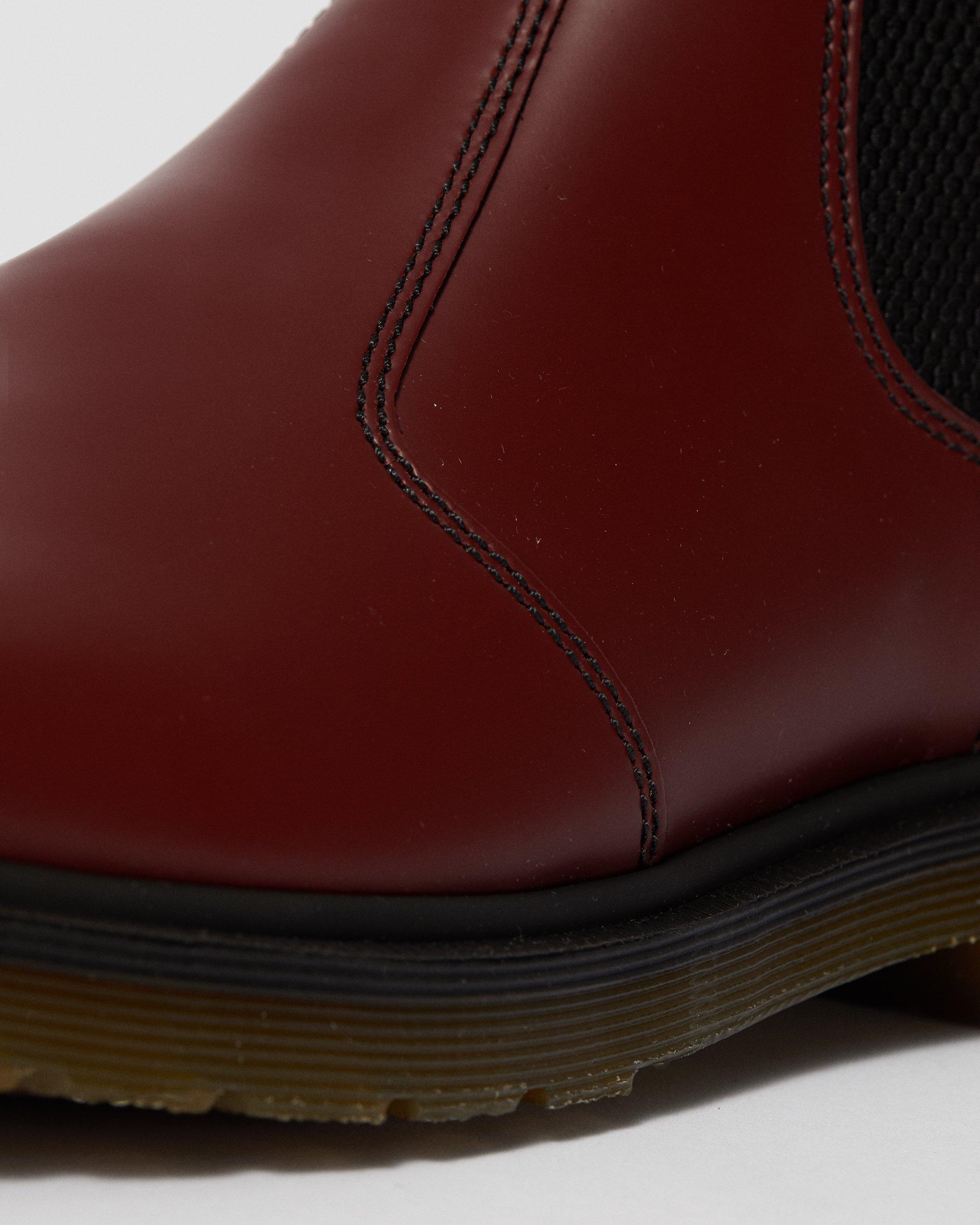 2976 Smooth Leather Chelsea Boots in Cherry Red