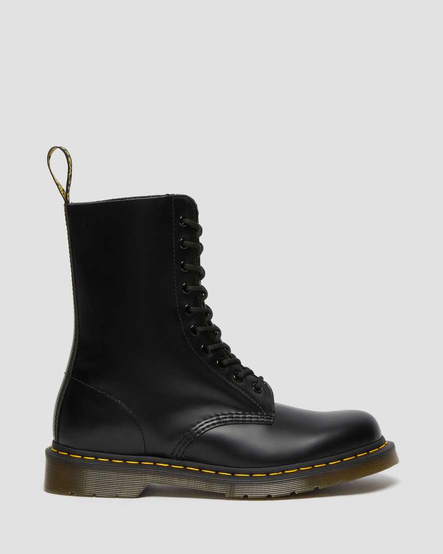 https://i1.adis.ws/i/drmartens/11857001.90.jpg?$large$1490 Smooth Leather High Lace Up Boots Dr. Martens