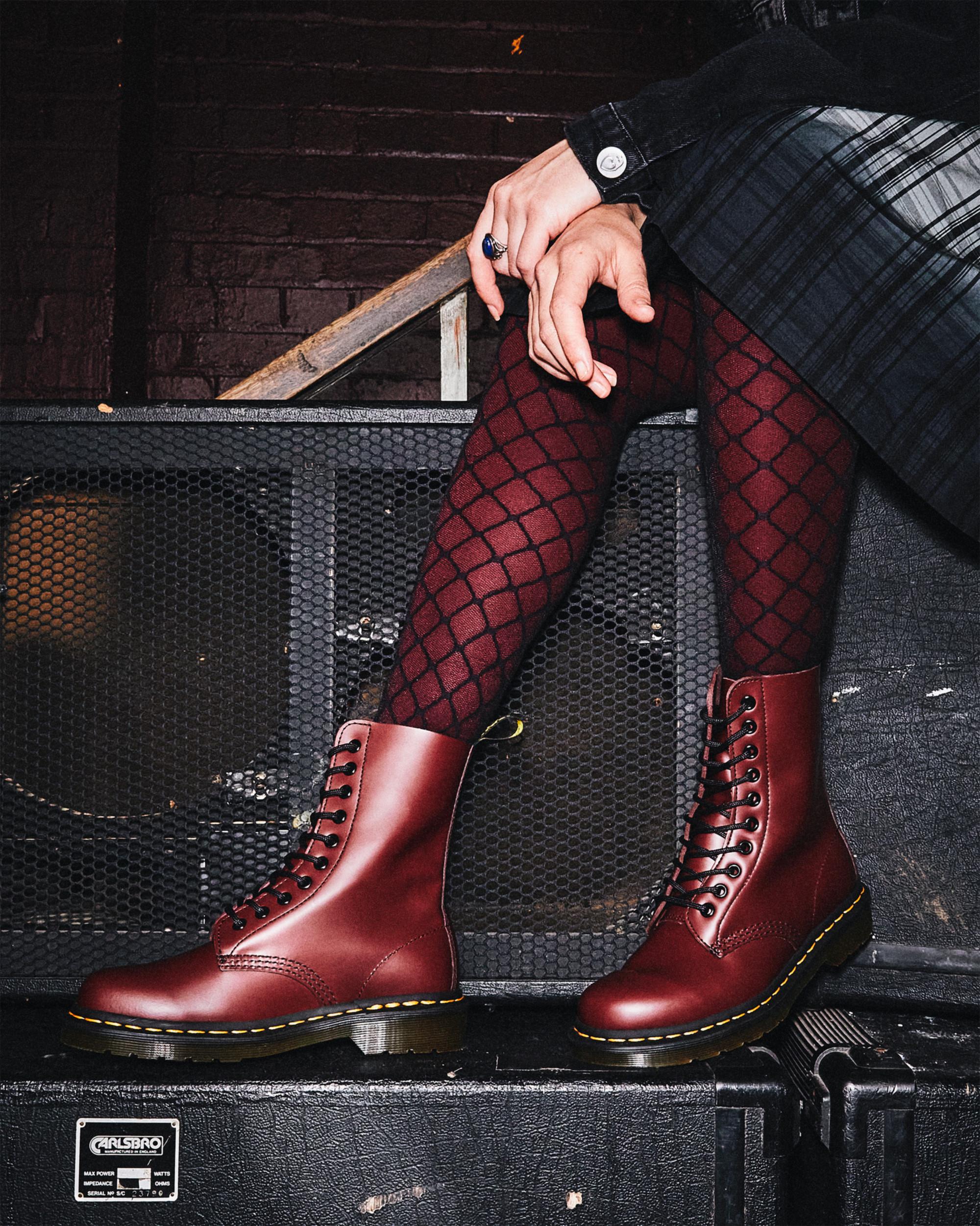 1490 DARK RED1490 Smooth Leather High Lace Up Boots Dr. Martens