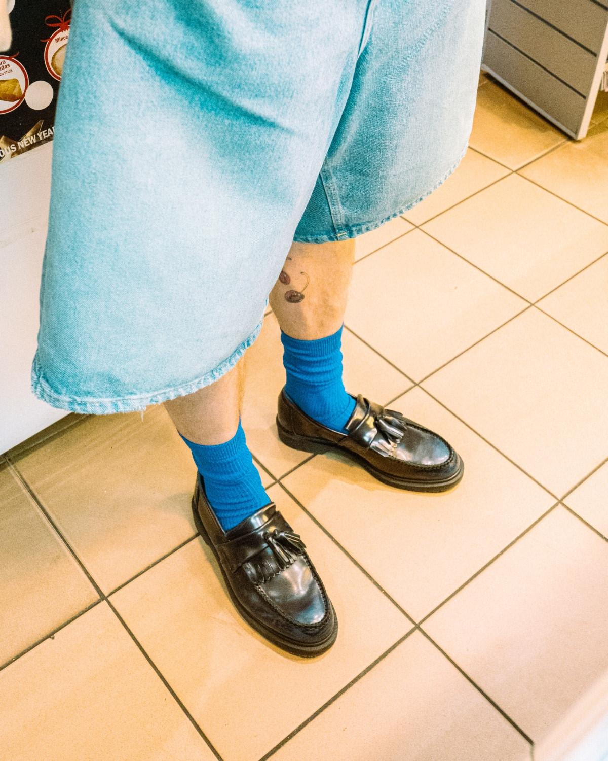 青*ろ様 Dr.Martens Adrian Adrian Tassel Arcadia Rub Off Leather Loafers in Navy | Dr. Martens
