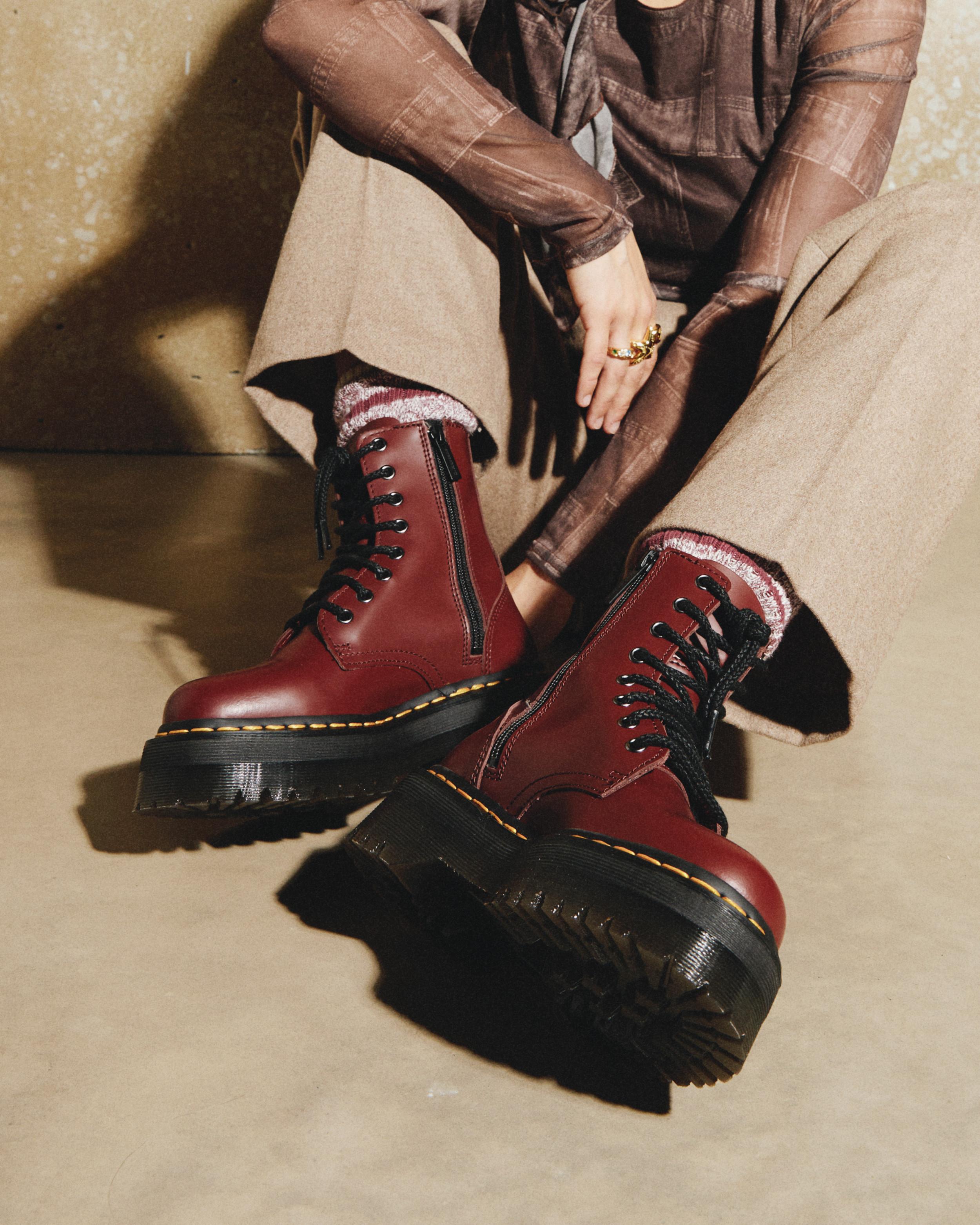 Dr.Martens QUAD RETRO JADON MAX レッド Jadon Boot Smooth Leather Platforms in CHERRY RED | Dr. Martens™