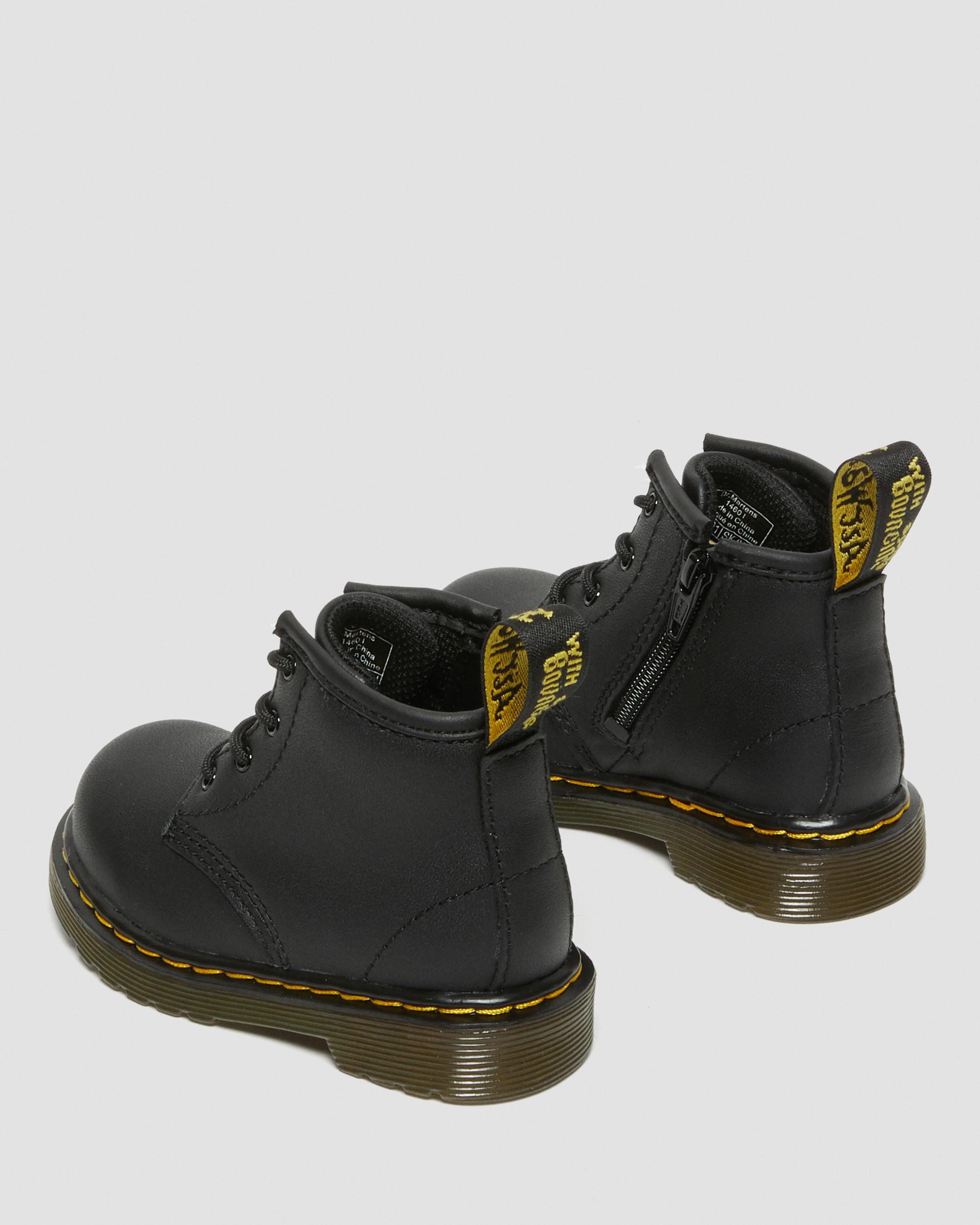 https://i1.adis.ws/i/drmartens/15933003.88.jpg?$large$Infant 1460 Softy T Leather Ankle Boots Dr. Martens