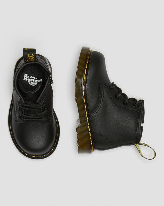 https://i1.adis.ws/i/drmartens/15933003.88.jpg?$large$Infant 1460 Softy T Leather Lace Up Boots Dr. Martens