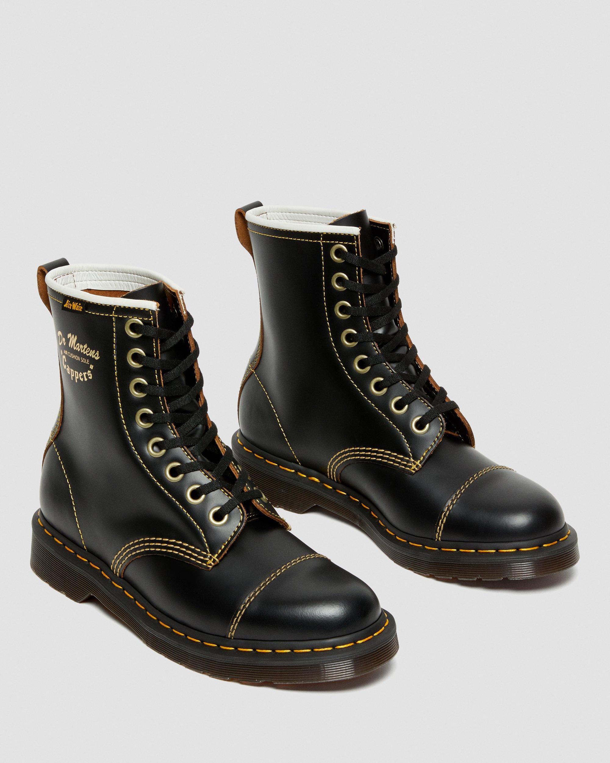 Dr. Martens Cappers 8ホール ブーツ Capper Vintage Smooth Leather Boots in BLACK | Dr. Martens™
