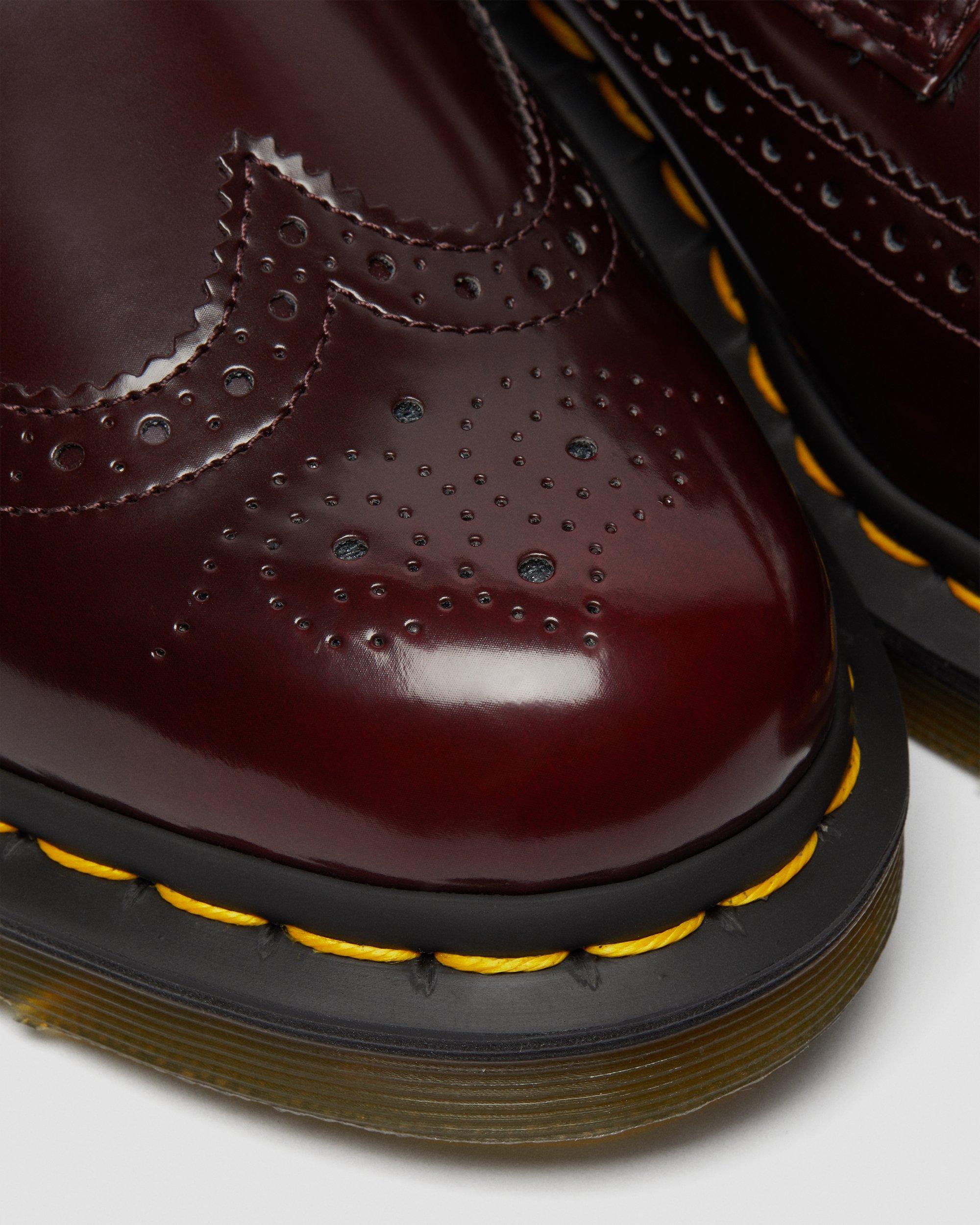 Dr. Martens VEGAN 3989 チェリーレッド VEGAN 3989 BROGUE SHOES in CHERRY RED | Dr. Martens™