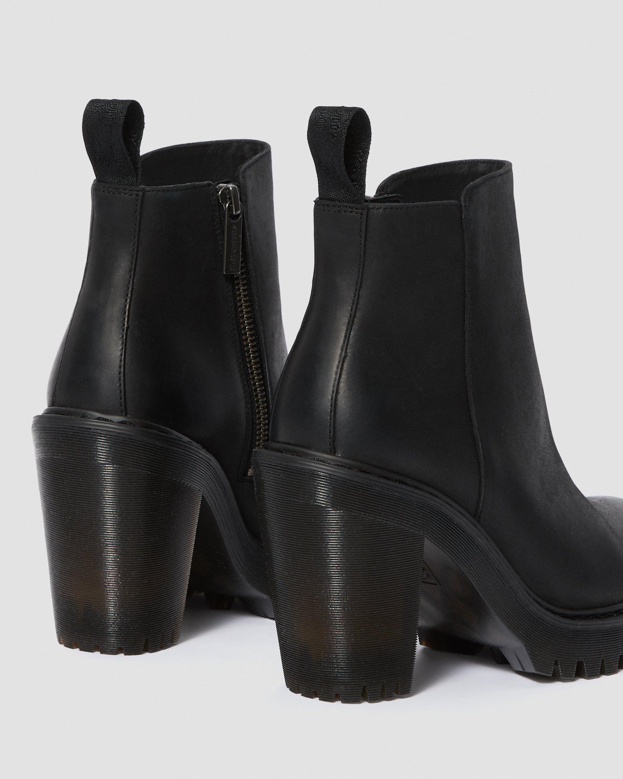 ドクターマーチン マグダレナ アンクルジップ ヒールブーツ Magdalena Women's Leather Heeled Chelsea Boots in BLACK | Dr. Martens™