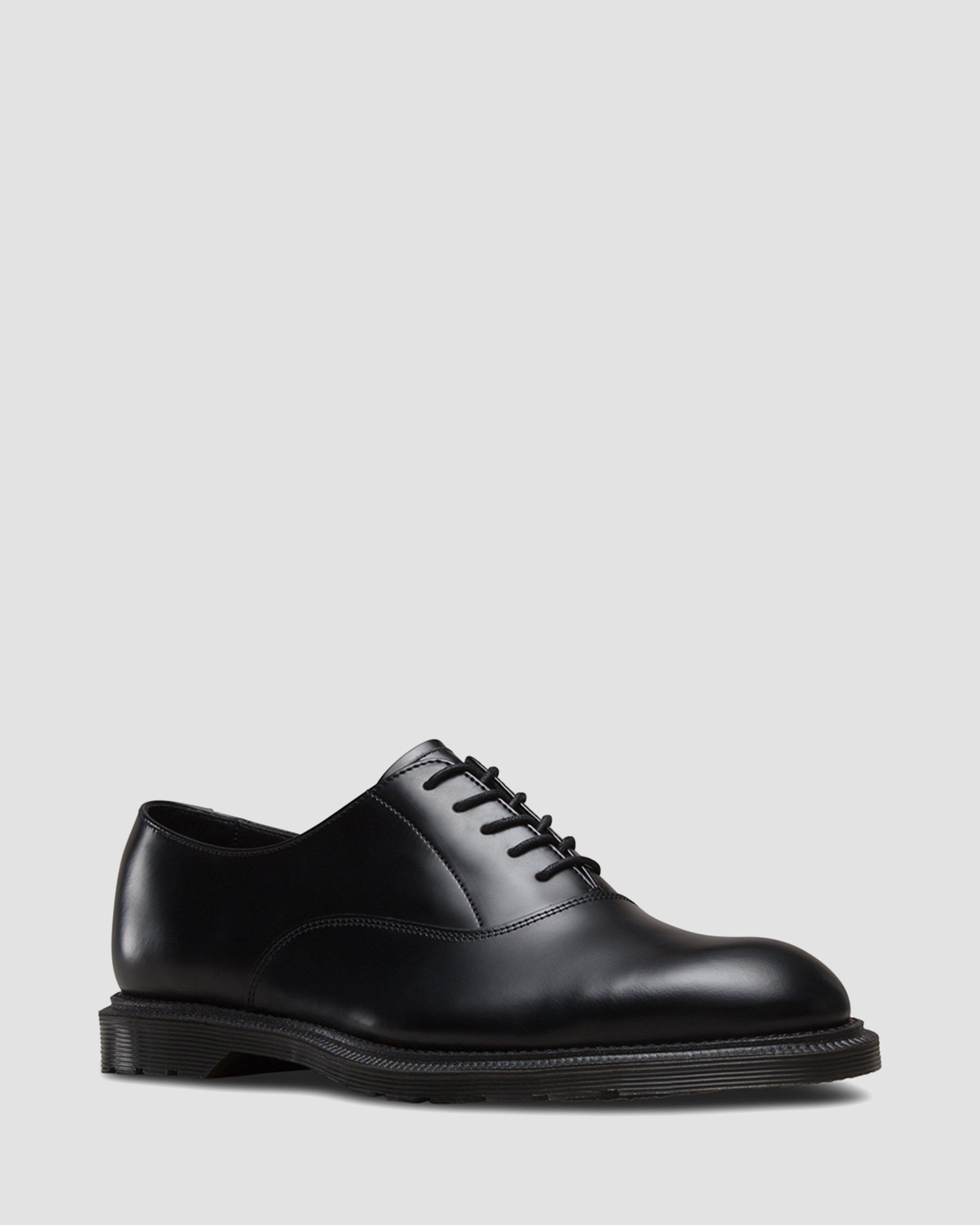 Fawkes Polished Smooth in BLACK | Dr. Martens™