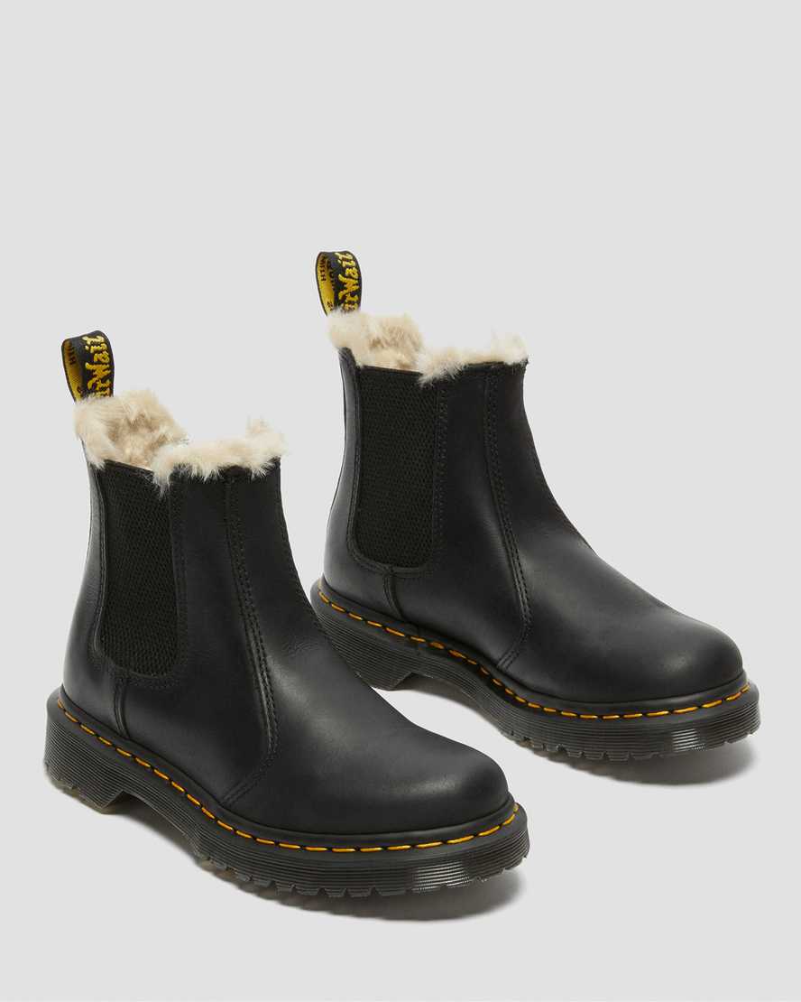 2976 Leonore Burnished Chelsea Boots mit Kunstfellfutter Schwarz2976 Leonore Chelsea Boots Mit Kunstpelzfutter Dr. Martens